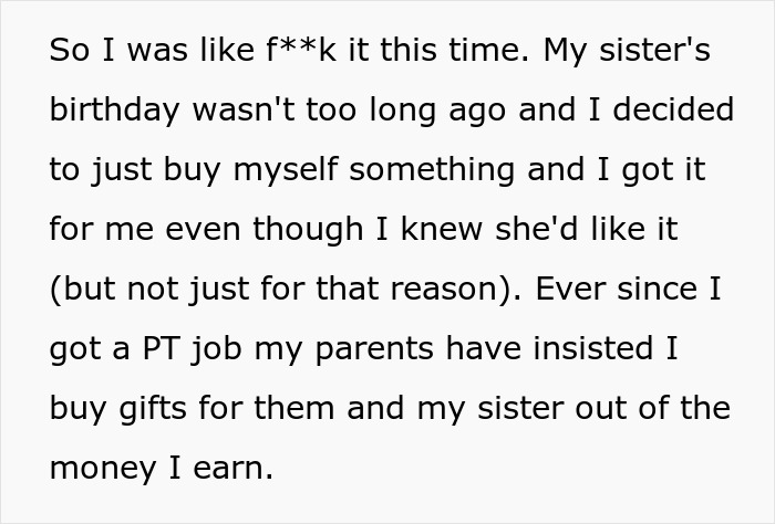 Extracto de texto sobre conflictos de hermanos y compra de regalos después de conseguir un trabajo de PT, destacando los problemas con un niño dorado robando regalos.