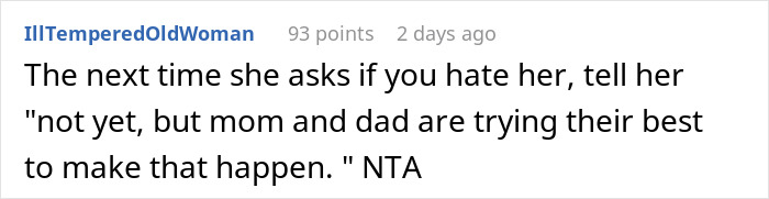 Comente sobre Reddit sobre el conflicto familiar, haciendo referencia a la frustración con los regalos y problemas de cumpleaños de Golden Child Robing Brother.