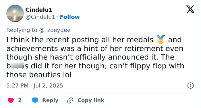 Simone Biles de vacaciones con un nuevo aspecto, provocando cirugía plástica y rumores de jubilación.