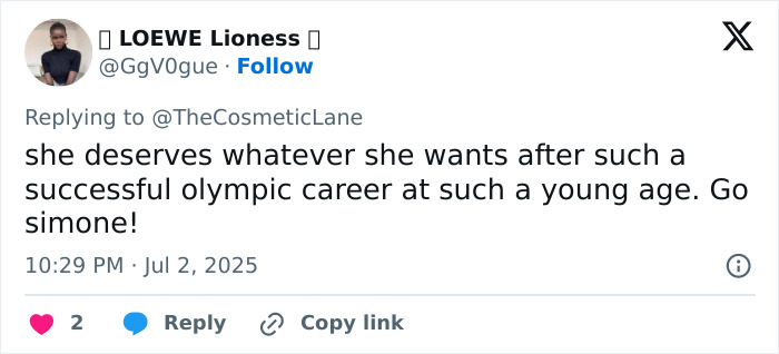 Tweet alabando a Simone Biles por su exitosa carrera olímpica en medio de la cirugía plástica y los rumores de jubilación de vacaciones.