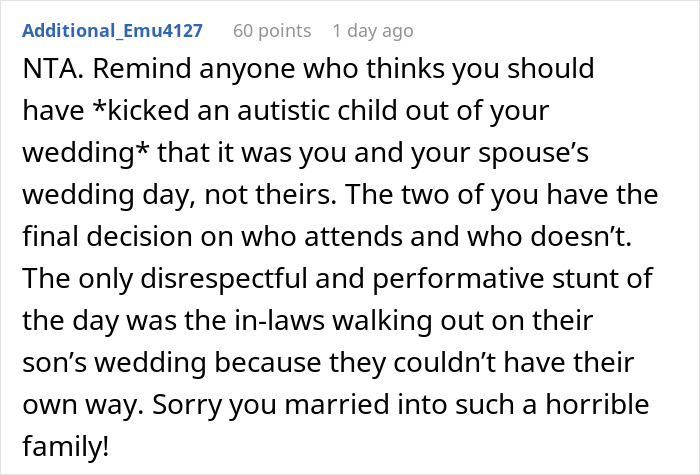 Comentario de texto que dirige a la novia acusada por los padres del novio por no patear sobrino autista de la boda.