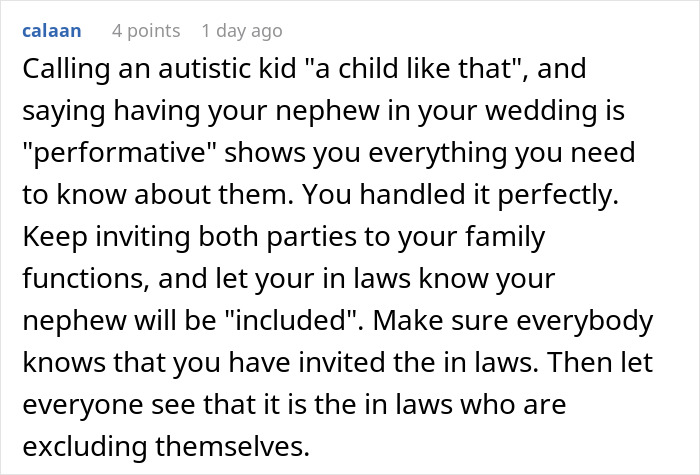 Comentario discutiendo la novia llamada mocoso egocéntrico de los padres del novio por incluir sobrino autista en la boda.