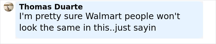 Comentario del usuario sobre Walmart y Swimsuit, discutiendo el traje de baño escasa de Sofía Vergara de Walmart.