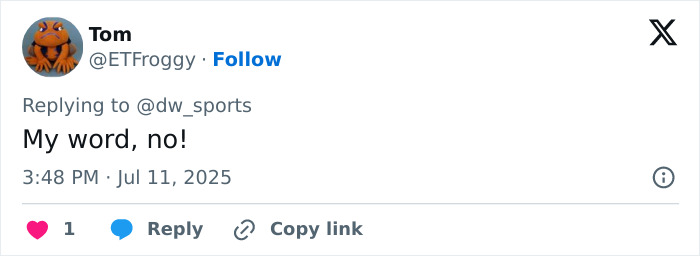 Captura de pantalla de una respuesta de Twitter que expresa sorpresa sobre un tenis profesional de 25 años que le disparó fatalmente por su padre, destacando la indignación del ego masculino.