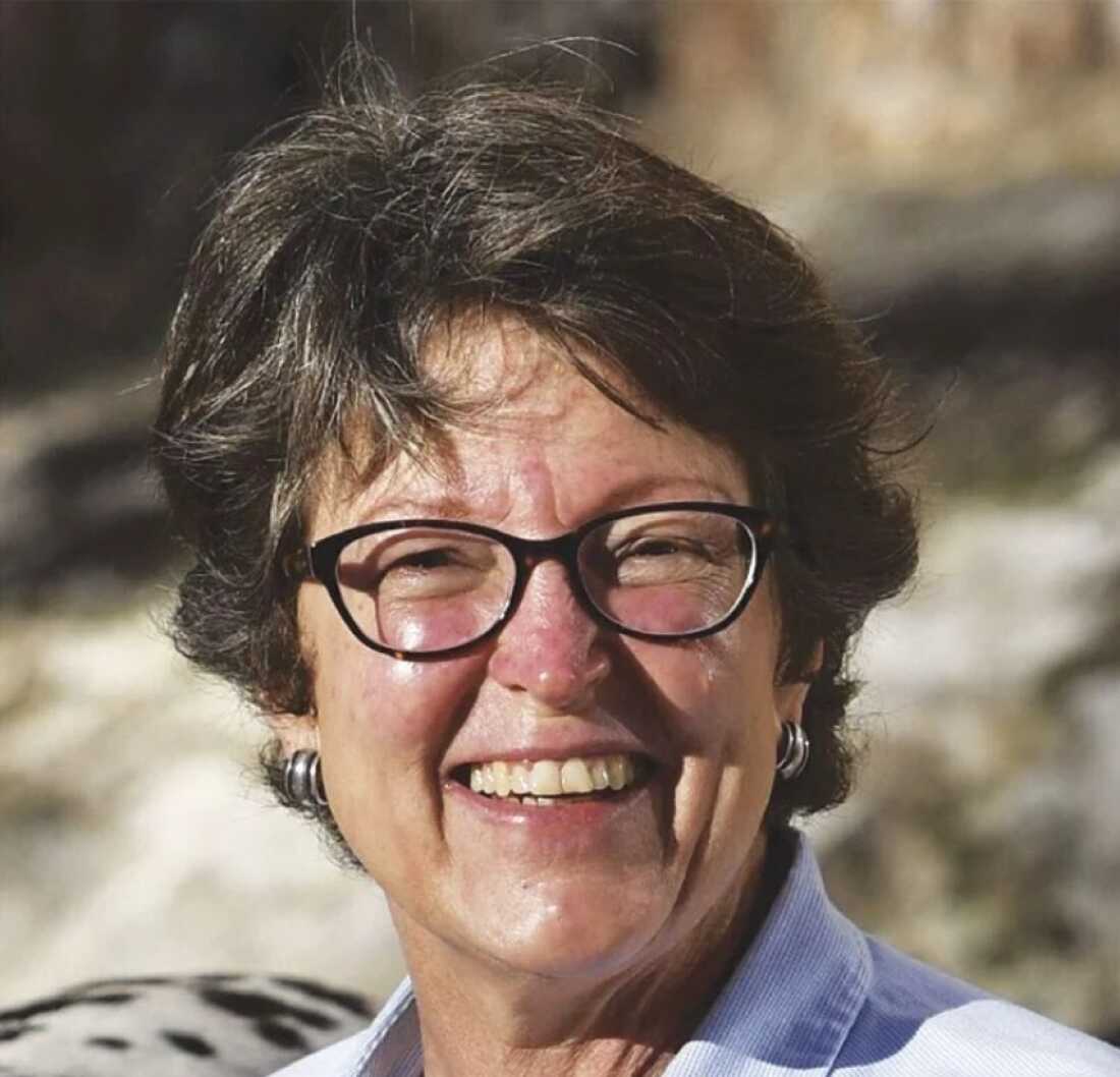Jane Ragsdale corrió el corazón del campamento de Hills para niñas en el condado de Kerr, Texas. El campamento estaba entre sesiones cuando golpeó el diluvio. La única persona matada allí fue Ragsdale.