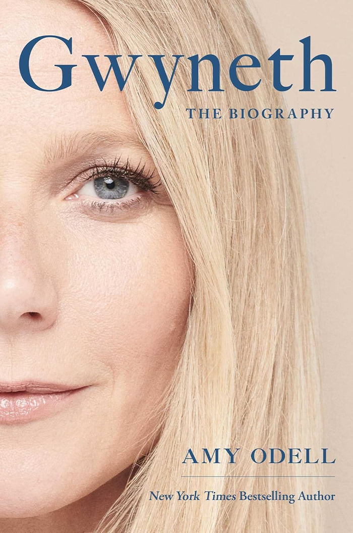 Retrato de primer plano de Gwyneth Paltrow con cabello rubio, promocionando su biografía de Amy Odell.