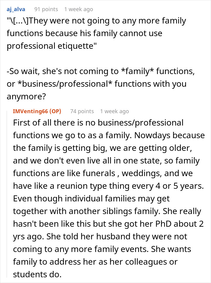 Conversación sobre una tía con PhD esperando que su familia llame a su médico y evite las funciones familiares debido a problemas de etiqueta.