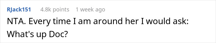 Captura de pantalla de un comentario de Reddit discutiendo a una tía con un doctorado esperando que su familia llame a su médico.
