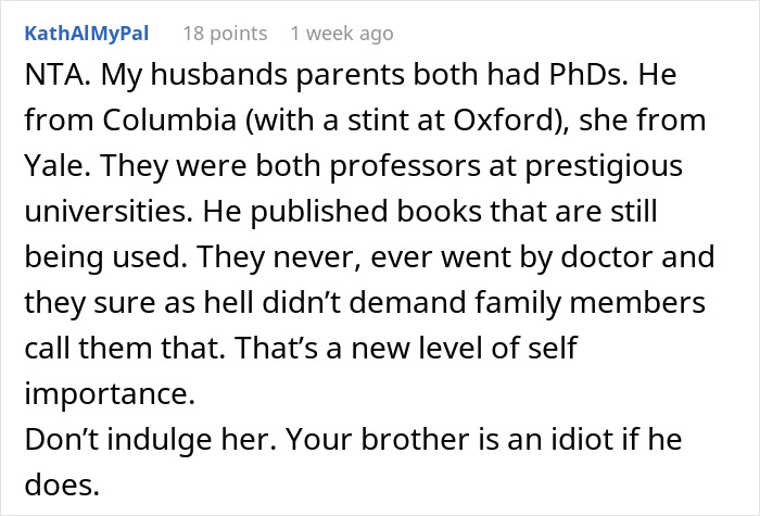 Comente discutiendo a la tía con PhD esperando que la familia llame a su médico, visto como importante por el comentarista.