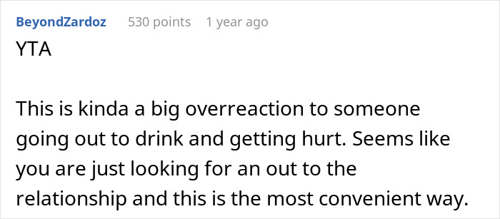 El comentario de Reddit discutiendo la reacción del hombre a la prometida que se emborracha y se lesiona antes de los planes de ruptura.