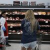 Más de 40 millones de personas confían en los programas de asistencia alimentaria administrados por los estados y financiados por el gobierno federal. El Departamento de Agricultura le ha dicho a los estados que entreguen sus datos personales, junto con los datos de los miembros de su hogar, antes del 30 de julio.