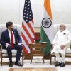 El vicepresidente de Estados Unidos, JD Vance, habla con el primer ministro indio Narendra Modi durante una reunión en Nueva Delhi, India, el lunes.