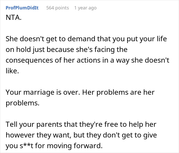 Captura de pantalla de comentarios de Reddit, aconsejando no retrasar el divorcio después de que su esposa se va a la pareja de asuntos y enfrenta consecuencias.