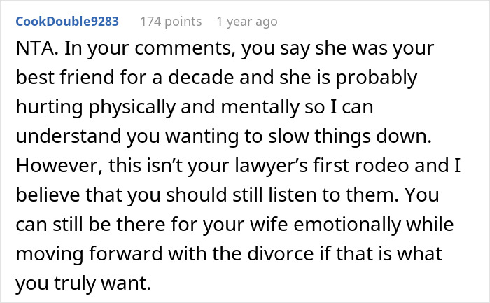 Comentario de Reddit discutiendo el apoyo emocional y los retrasos en el divorcio después de que su esposa se vaya a una pareja de asuntos que muere en un accidente.
