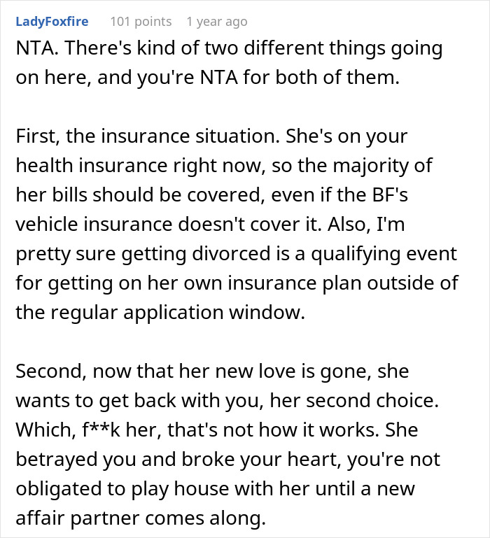 Extracto de texto discutiendo a la esposa que se va para una pareja de asuntos, perdiendo amante en el accidente y su solicitud para retrasar el proceso de divorcio.