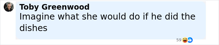 Captura de pantalla de un comentario en las redes sociales de Toby Greenwood discutiendo una situación que involucra a un plan de disparo en la escuela y una escuela masiva.