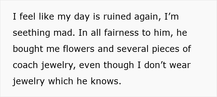 Extracto de texto sobre la sorpresa de cumpleaños del esposo que causa tensión después de 19 años de matrimonio, mencionando flores y joyas no deseadas.