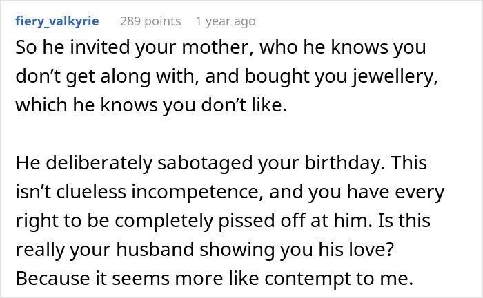 Publicación de texto que discute la sorpresa de cumpleaños de un esposo que causa problemas matrimoniales que conducen a la terapia después de 19 años de matrimonio.