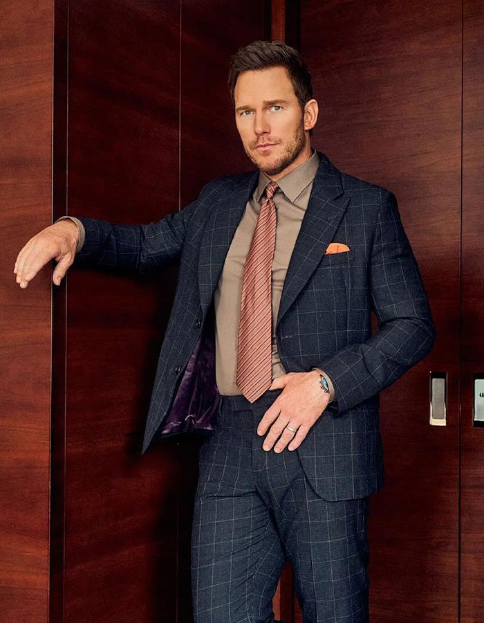 El hombre en una demanda a controles que posa en el interior, relacionado con Katy Perry alquilando a Chris Pratt una propiedad de $ 15 millones.