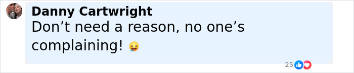 Comentario de Danny Cartwright diciendo que no se necesita ninguna razón ni quejas, relacionadas con Dan Reynolds, que se discute sin camisa y discusión tóxica de masculinidad.