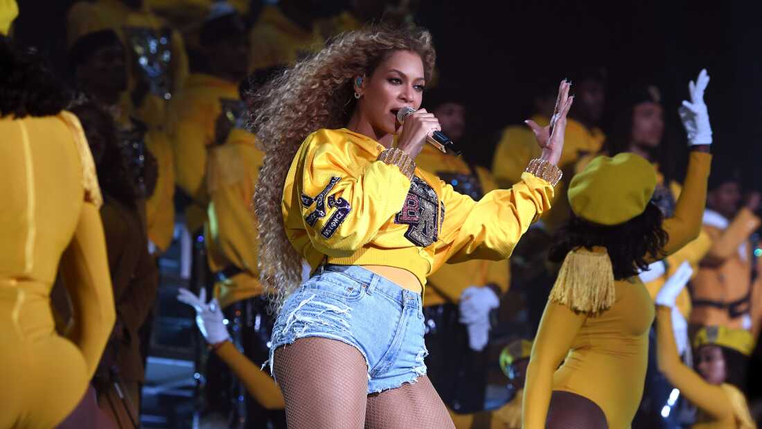 Beyoncé actúa durante el primer fin de semana del Festival de Música y Artes de Coachella Valley en 2018.
