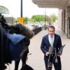 Todd Blanche, fiscal general adjunto de los Estados Unidos, habla con miembros de los medios de comunicación fuera del Tribunal Federal en Washington, DC, el 21 de abril.
