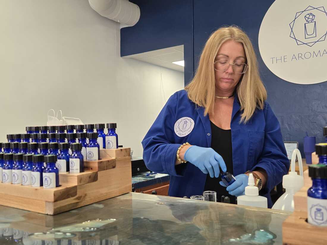 Tanya Thompson, fundadora de Aroma Labs, ayudó a desarrollar las fragancias de Michigan.