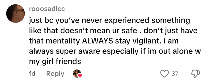 Comente la advertencia que siempre se mantenga atento a los riesgos de trata, especialmente cuando está solo con amigos.