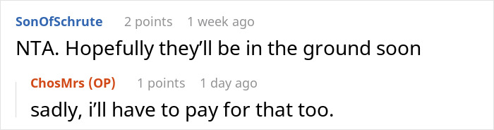 Comentario de Reddit discutiendo a los padres mayores que esperan que su hija los apoye después de perder ahorros en los malos esquemas comerciales.