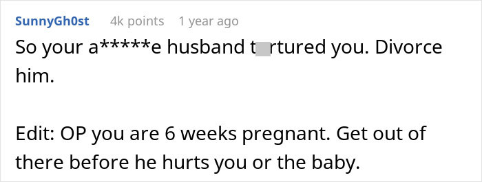 Captura de pantalla de un comentario que aconseja a una mujer claustrofóbica que deje a su esposo después de una broma dañina que causa angustia.