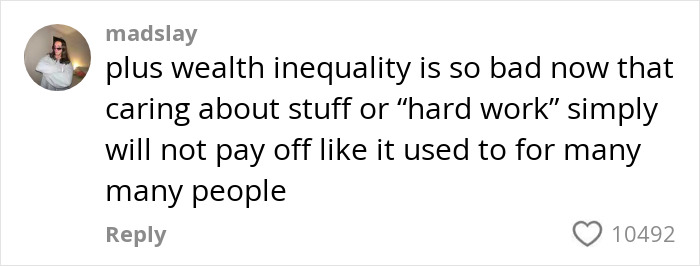 Captura de pantalla de un comentario de redes sociales que discuten el comportamiento preocupante de los clientes de la generación Z en un contexto de terapia.