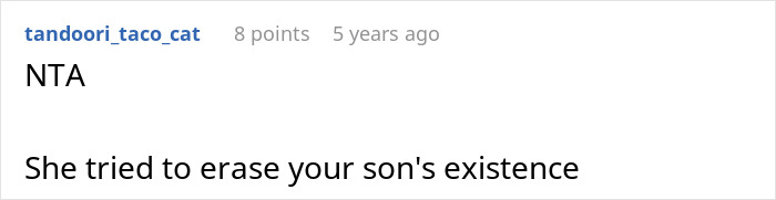 Captura de pantalla de un hilo de comentarios en línea que discutió a una madre que se jacta y es llamado al hijo abandonado de su esposo.