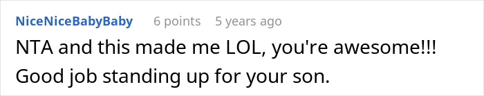 Comentario en línea alabando a mamá defendiendo al hijo abandonado del marido en una acalorada discusión sobre la dinámica familiar