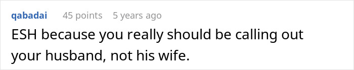 Captura de pantalla de un comentario en línea llamando a una madre para el hijo abandonado de su esposo en una discusión de disputas familiares.