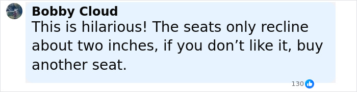 Comente de Bobby Cloud criticando la queja del asiento del avión reclinado, provocando un debate sobre el espacio del asiento y la molestia del pasajero.