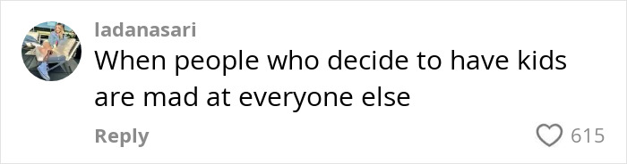 Comente sobre las redes sociales que expresan frustración sobre los padres, relacionado con el molesto debate viral de la madre sobre el aplastamiento del asiento del avión reclinado.