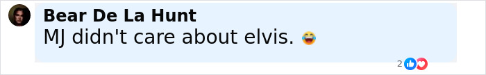 Comentario de texto de Bear de la Hunt indicando que a MJ no le importaba Elvis con un emoji riendo, discutiendo la vida íntima de Michael Jackson.