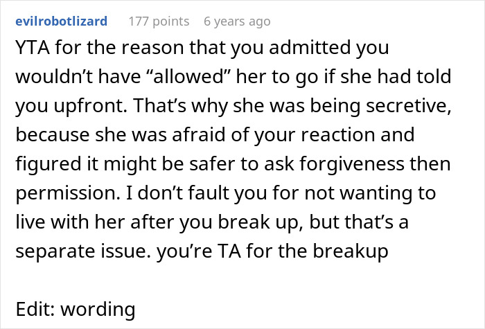 El comentarista explica la reacción al viaje en solitario de la planificación de mujeres en secreto, lo que lleva a la ruptura con la pareja unos días antes de irse.