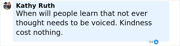Comente de Kathy Ruth sobre Bodyshaming de bailarines de talla grande durante el medio tiempo de la banda universitaria, pidiendo amabilidad y respeto.