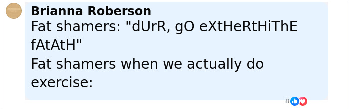 Captura de pantalla de un comentario en las redes sociales llamando a BodyShaming de bailarines de talla grande por un locutor de la banda universitaria.