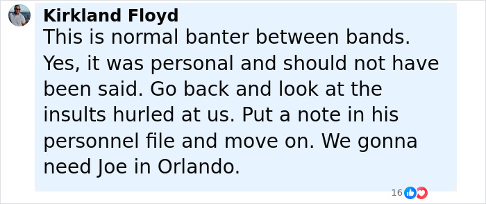 Comentario de Kirkland Floyd defendiendo al locutor de la banda universitaria en medio de una reacción violenta sobre los bailarines de talla grande en el medio tiempo.