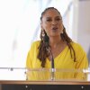 La cineasta Ava DuVernay, en la foto aquí en Los Ángeles en julio de 2025, es una de las muchas figuras de Hollywood para no trabajar con las compañías de la industria del cine israelí en respuesta a la crisis humanitaria en Gaza.