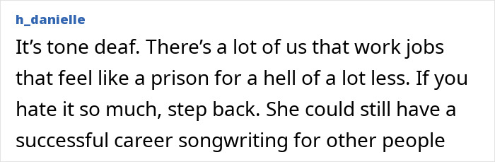 Comentario del usuario sobre Tone Sordos de Taylor Swift Sparking Racklash sobre letras de canciones filtradas de The Life of a Showgirl.
