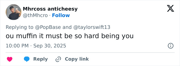 Tweet del usuario que expresa frustración, hace referencia a Taylor Swift y una reacción violenta sobre las letras filtradas en tono informal.