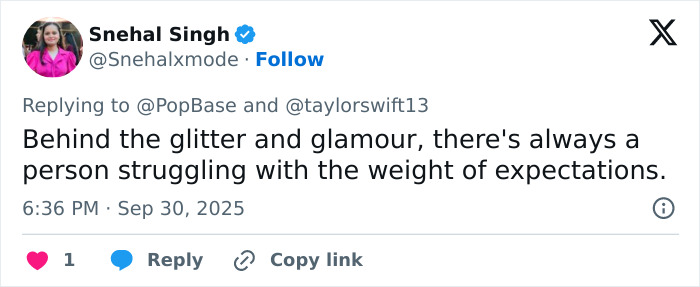 Captura de pantalla de un tweet sobre las letras filtradas de Taylor Swift de la vida de una showgirl, desgarrando una reacción sorda.