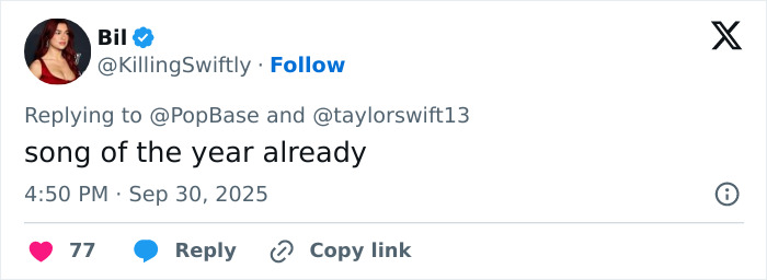 Captura de pantalla de un tweet elogiando una canción, relacionada con Taylor Swift y una reacción violenta sobre las letras filtradas de la vida de una showgirl.