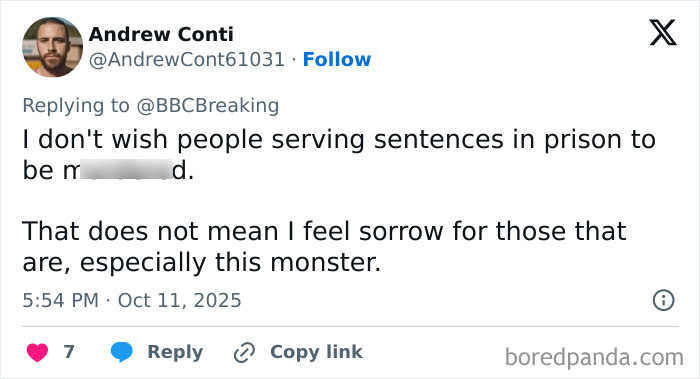 Tweet criticando a un prisionero, haciendo referencia a una estrella de rock atacada fatalmente en prisión que cumplía una larga condena por crímenes contra niños.