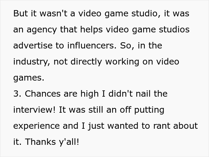 Extracto de texto que analiza una experiencia de entrevista de trabajo con comentarios en tiempo real de la entrevista de trabajo puntuados por IA.