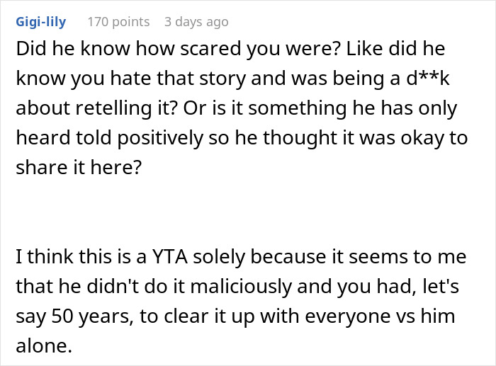 Comenta sobre una mujer que hace que su hermano se sienta odiado después de que él le agradece por entregarlo en un foro en línea.