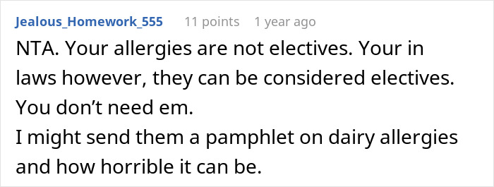 Comentario de Reddit que explica las alergias y sugiere enviar un folleto, relacionado con el hecho de que mamá rechazó las cenas familiares después de haber sido ignorada por sus suegros.